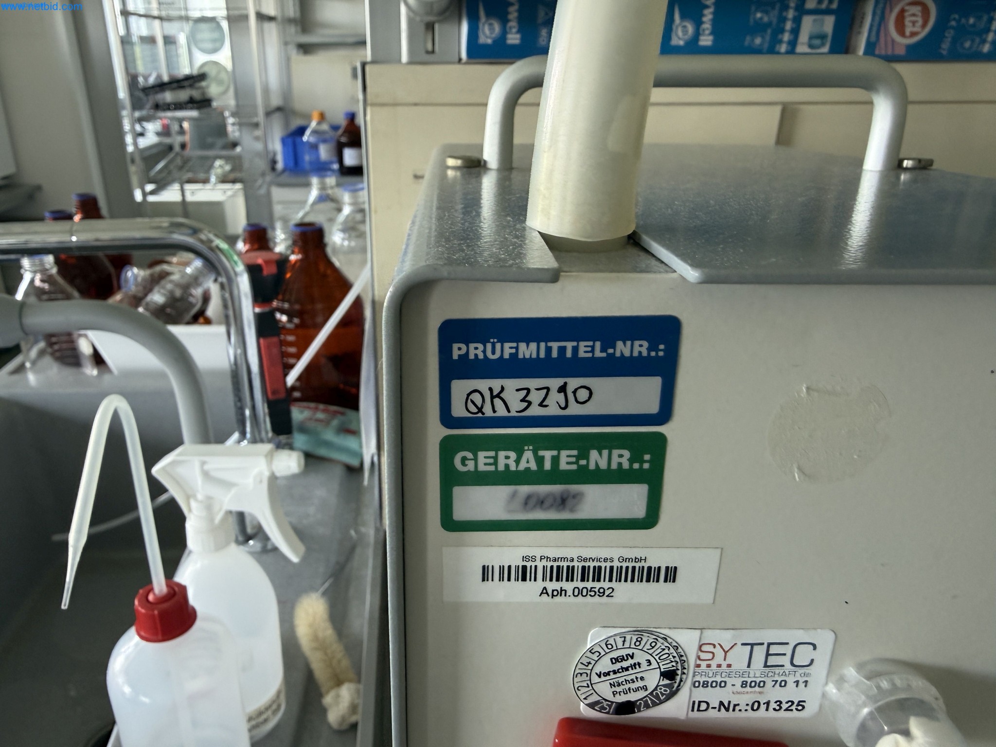 Instalações de produção e embalagem farmacêuticas / Equipamentos de laboratório e operacionais-2