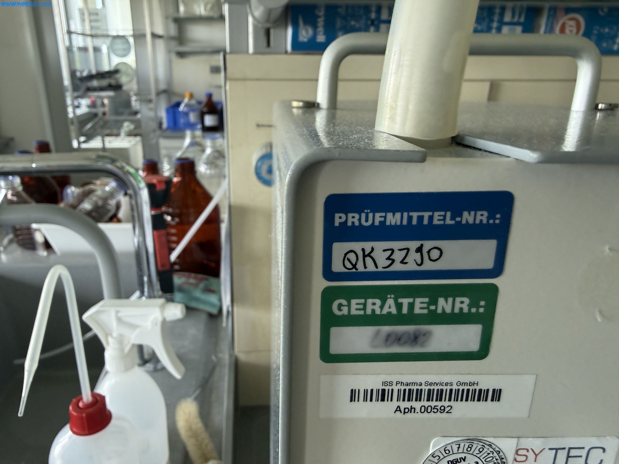 Instalações de produção e embalagem farmacêuticas / Equipamentos de laboratório e operacionais-4