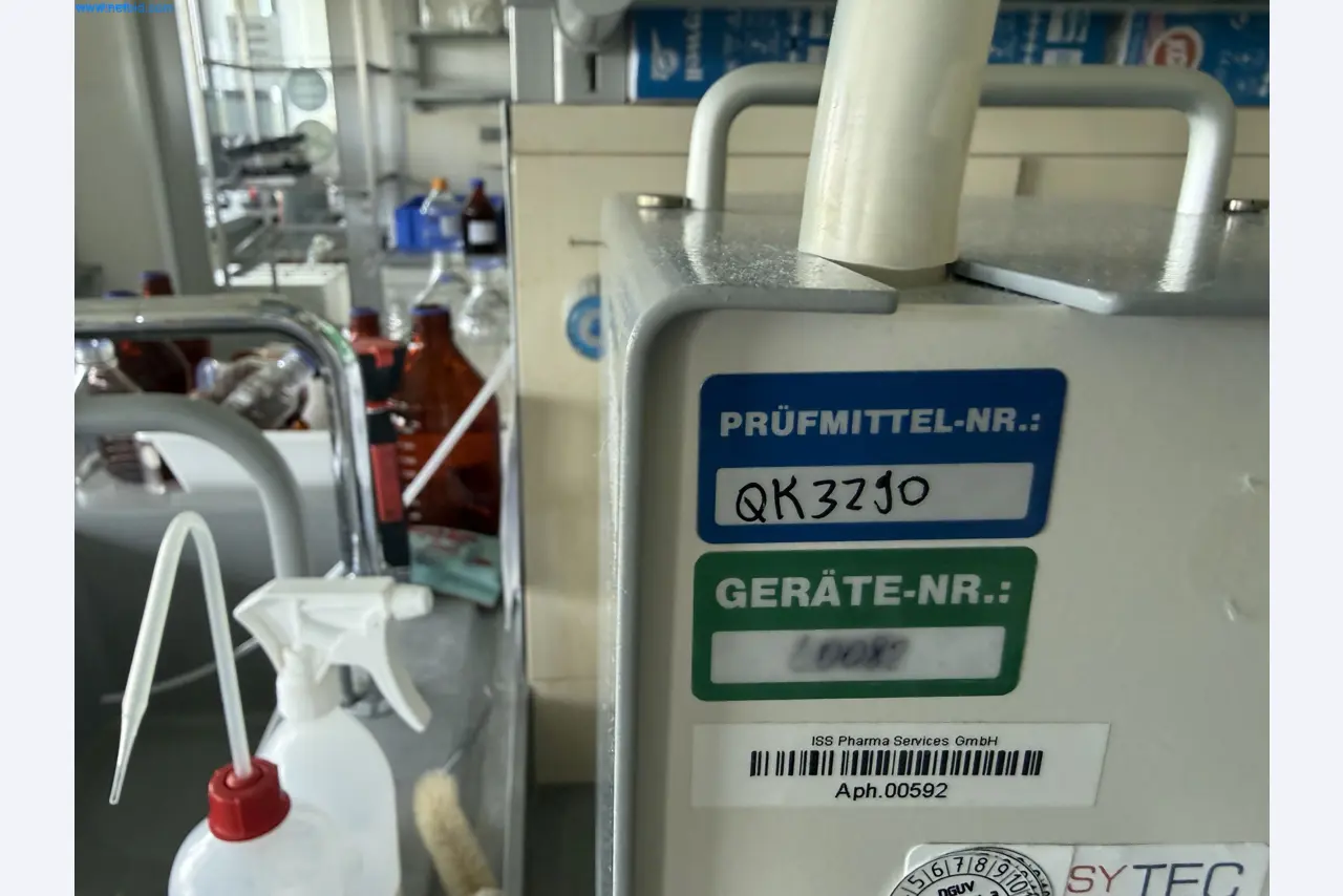 Instalações de produção e embalagem farmacêuticas / Equipamentos de laboratório e operacionais-4