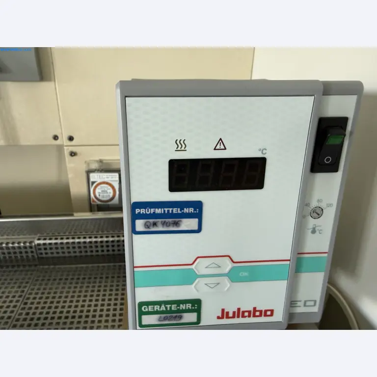Instalações de produção e embalagem farmacêuticas / Equipamentos de laboratório e operacionais-2