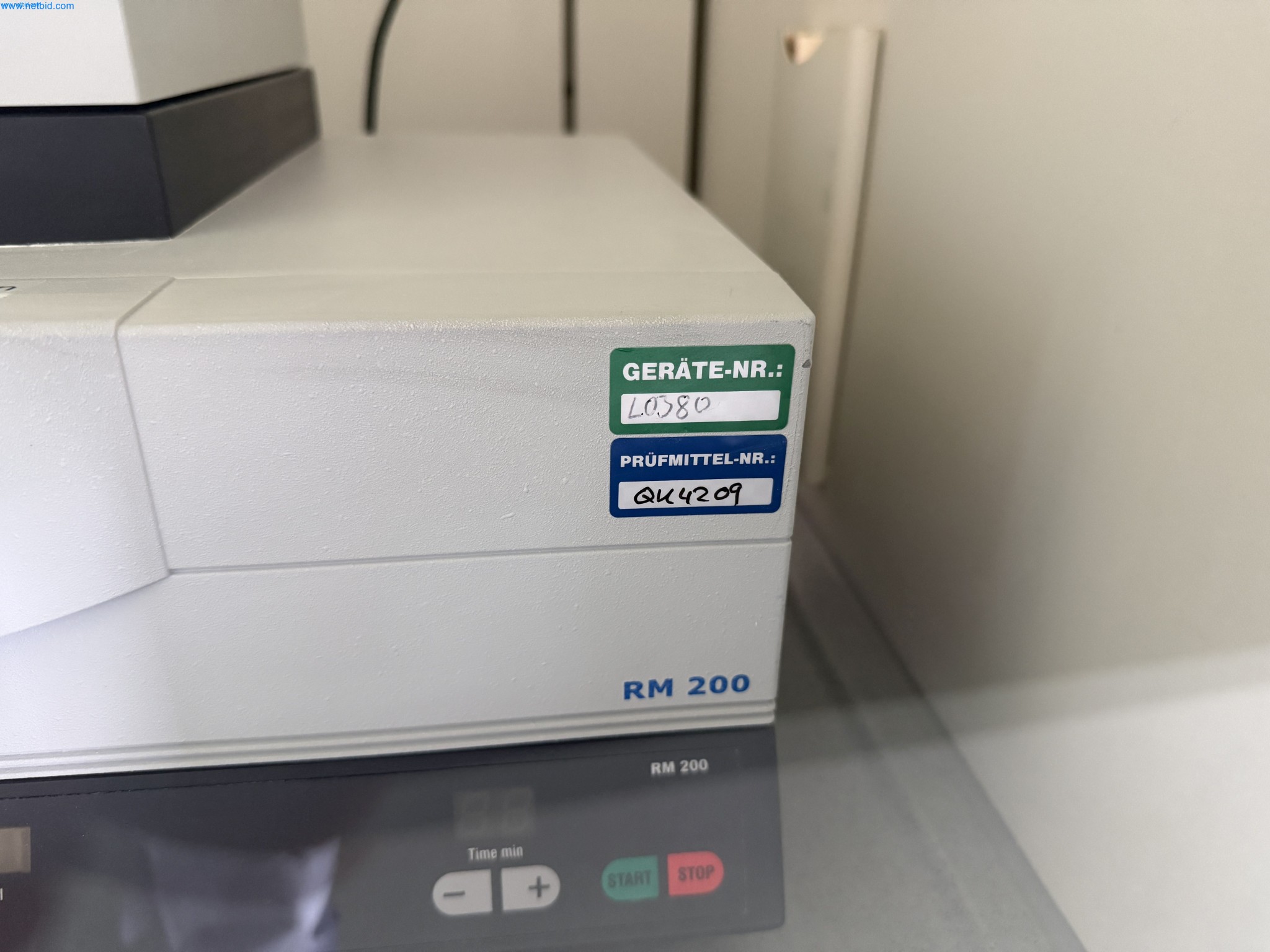 Instalações de produção e embalagem farmacêuticas / Equipamentos de laboratório e operacionais-3