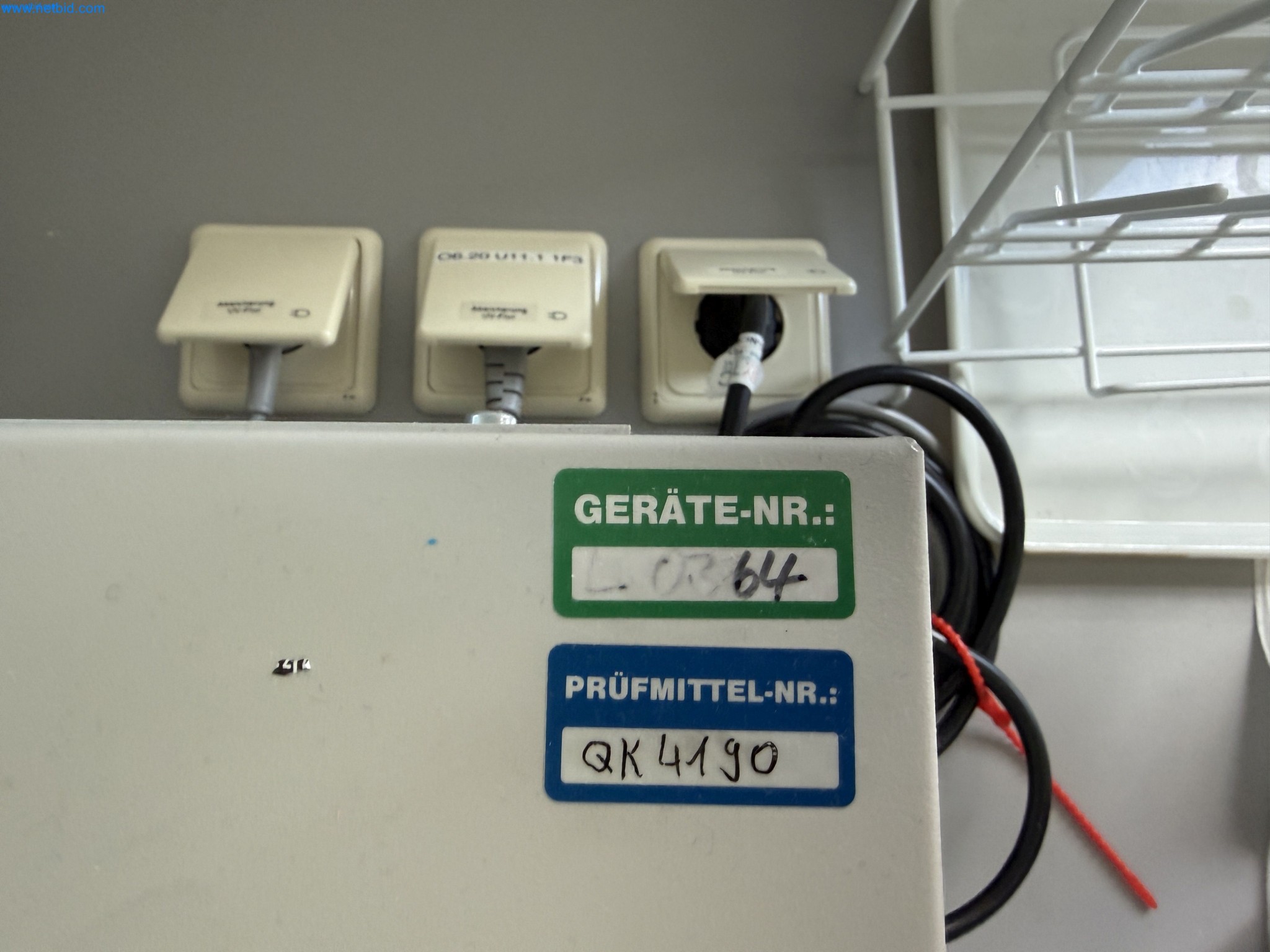Instalações de produção e embalagem farmacêuticas / Equipamentos de laboratório e operacionais-2