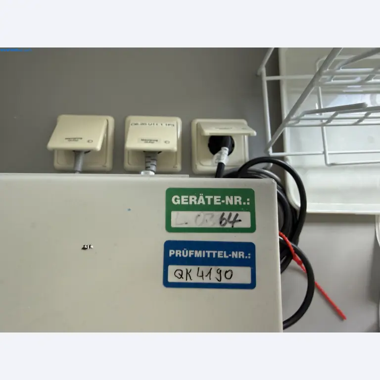 Instalações de produção e embalagem farmacêuticas / Equipamentos de laboratório e operacionais-2