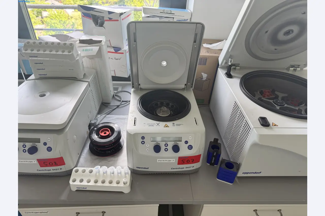 Instalações de produção e embalagem farmacêuticas / Equipamentos de laboratório e operacionais-1