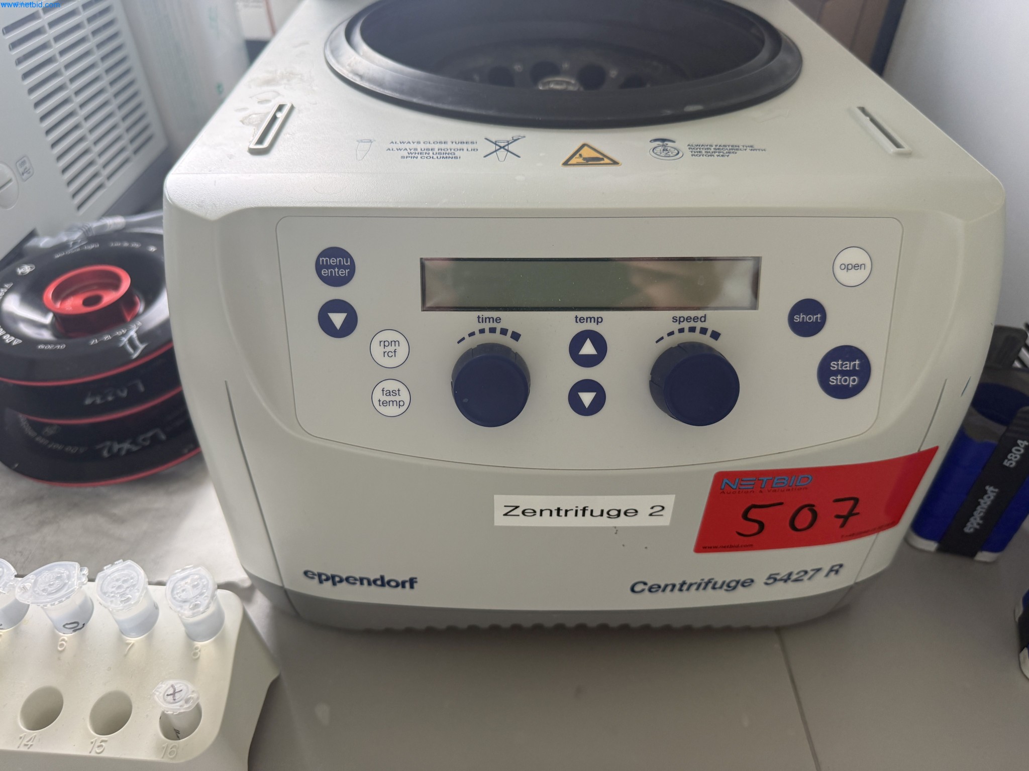 Instalações de produção e embalagem farmacêuticas / Equipamentos de laboratório e operacionais-2