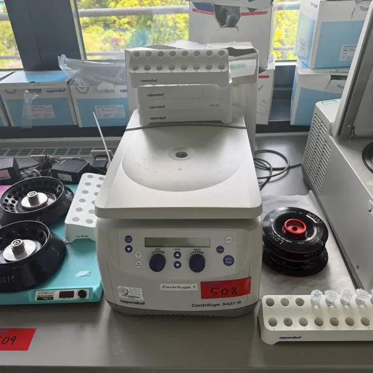 Centrífuga EPPENDORF 5427R