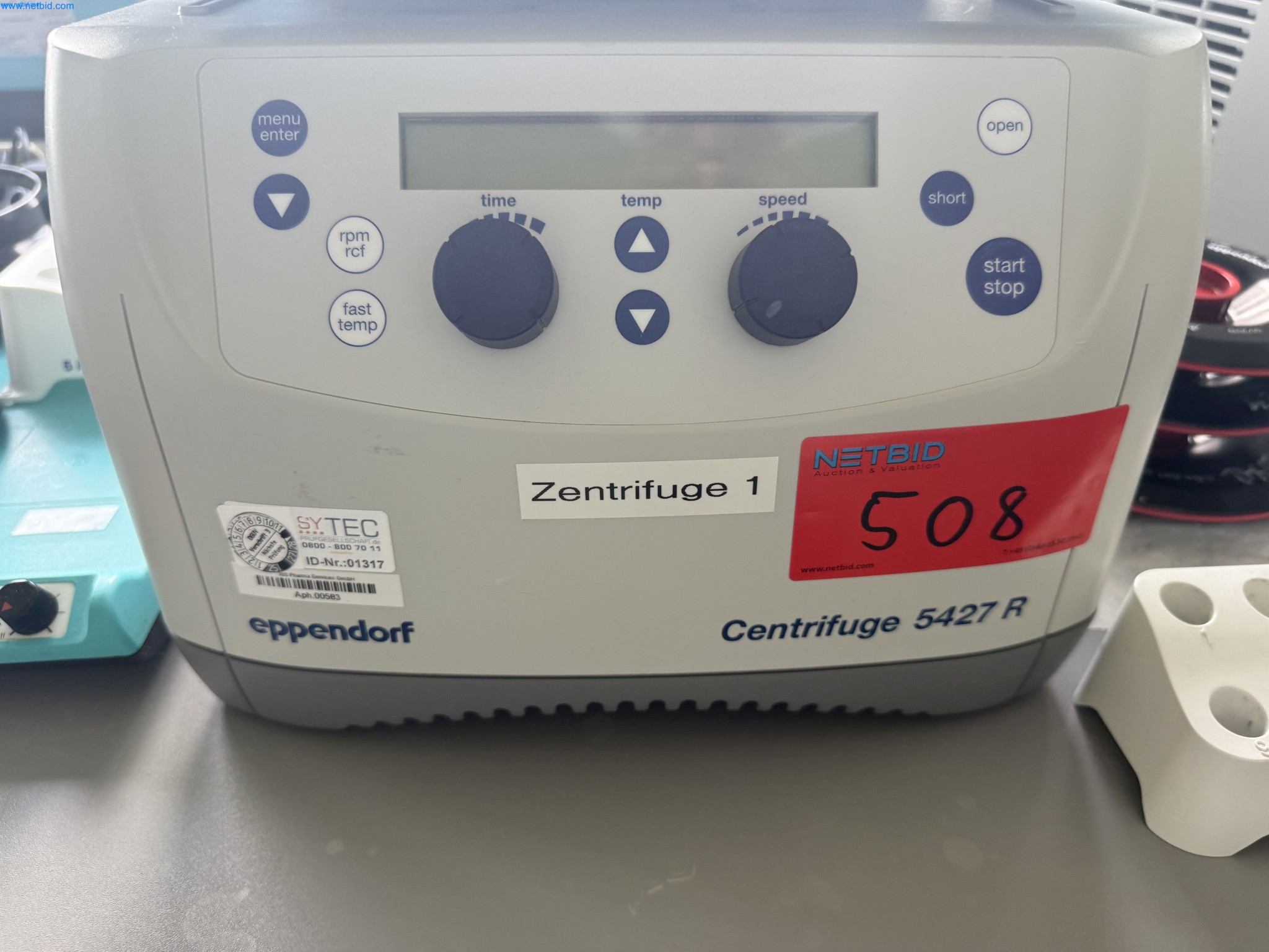 Instalações de produção e embalagem farmacêuticas / Equipamentos de laboratório e operacionais-2