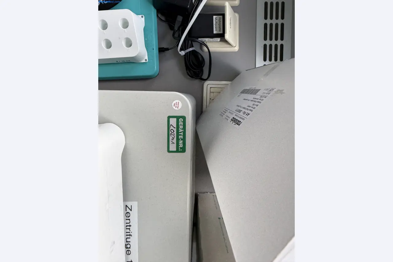 Instalações de produção e embalagem farmacêuticas / Equipamentos de laboratório e operacionais-3