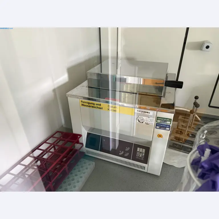 Instalações de produção e embalagem farmacêuticas / Equipamentos de laboratório e operacionais-1