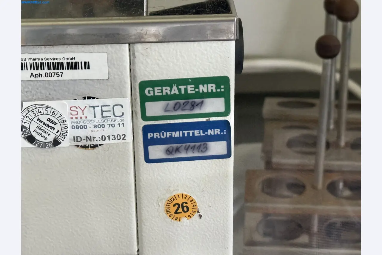 Instalações de produção e embalagem farmacêuticas / Equipamentos de laboratório e operacionais-3