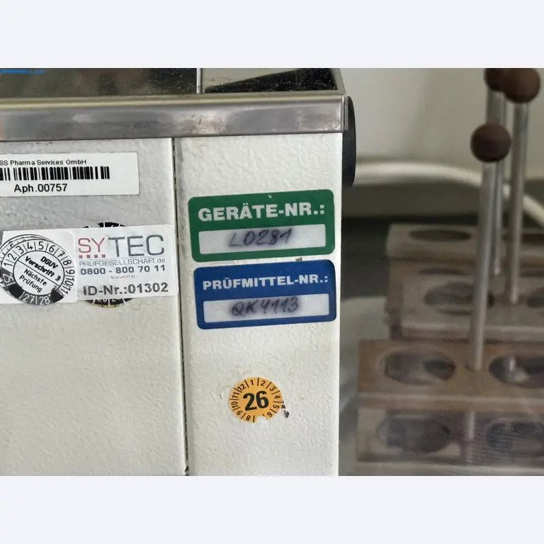 Instalações de produção e embalagem farmacêuticas / Equipamentos de laboratório e operacionais-3