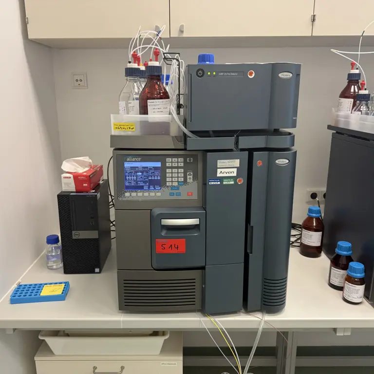 HPLC-Anlage (Arwen) Waters Seperations Modul e2695, Säulenofen Heater/Cooler, 2489 UV/Vis Detector
