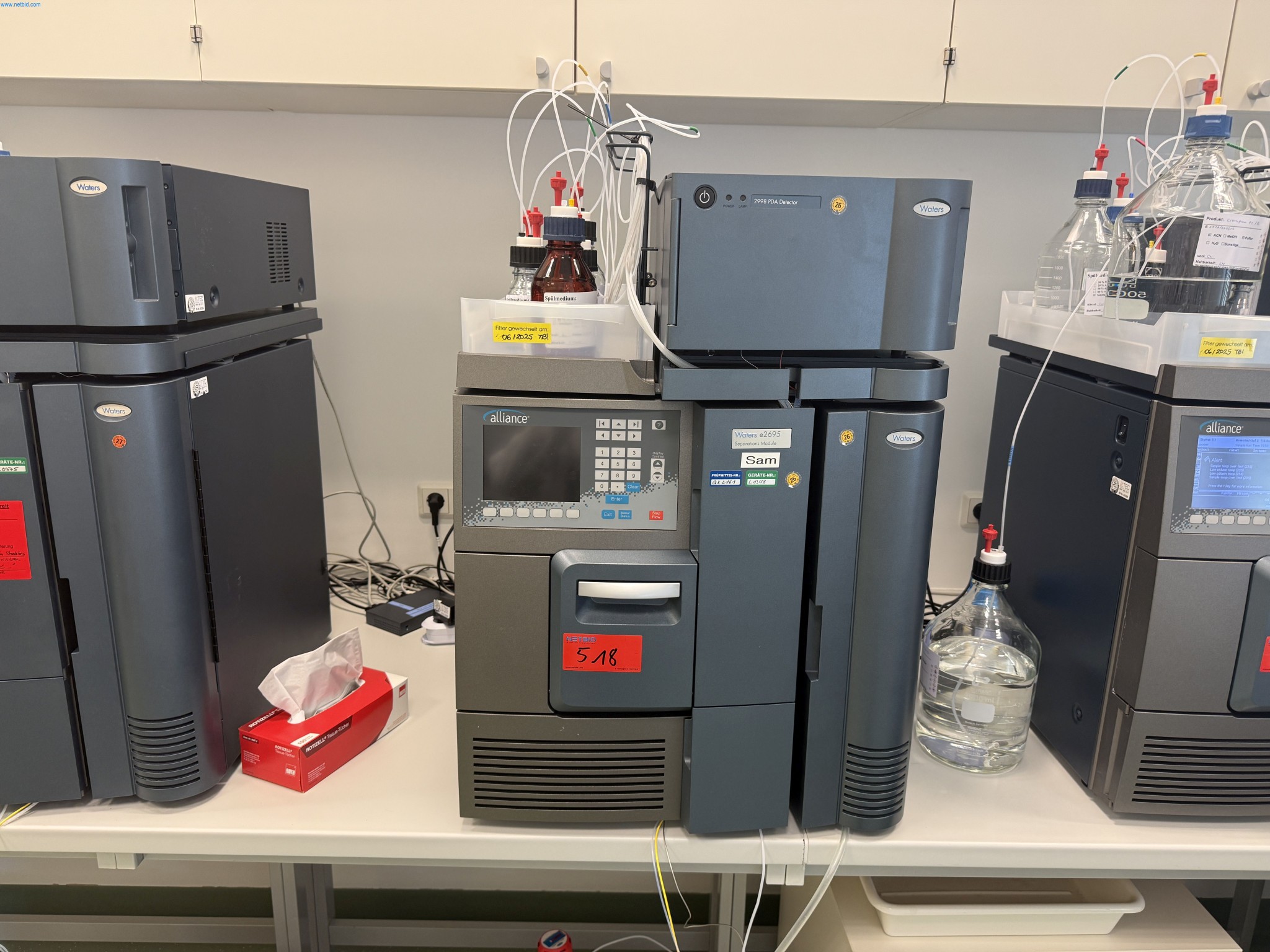 Installations de production et de conditionnement pharmaceutiques / Équipements de laboratoire et d'exploitation-1