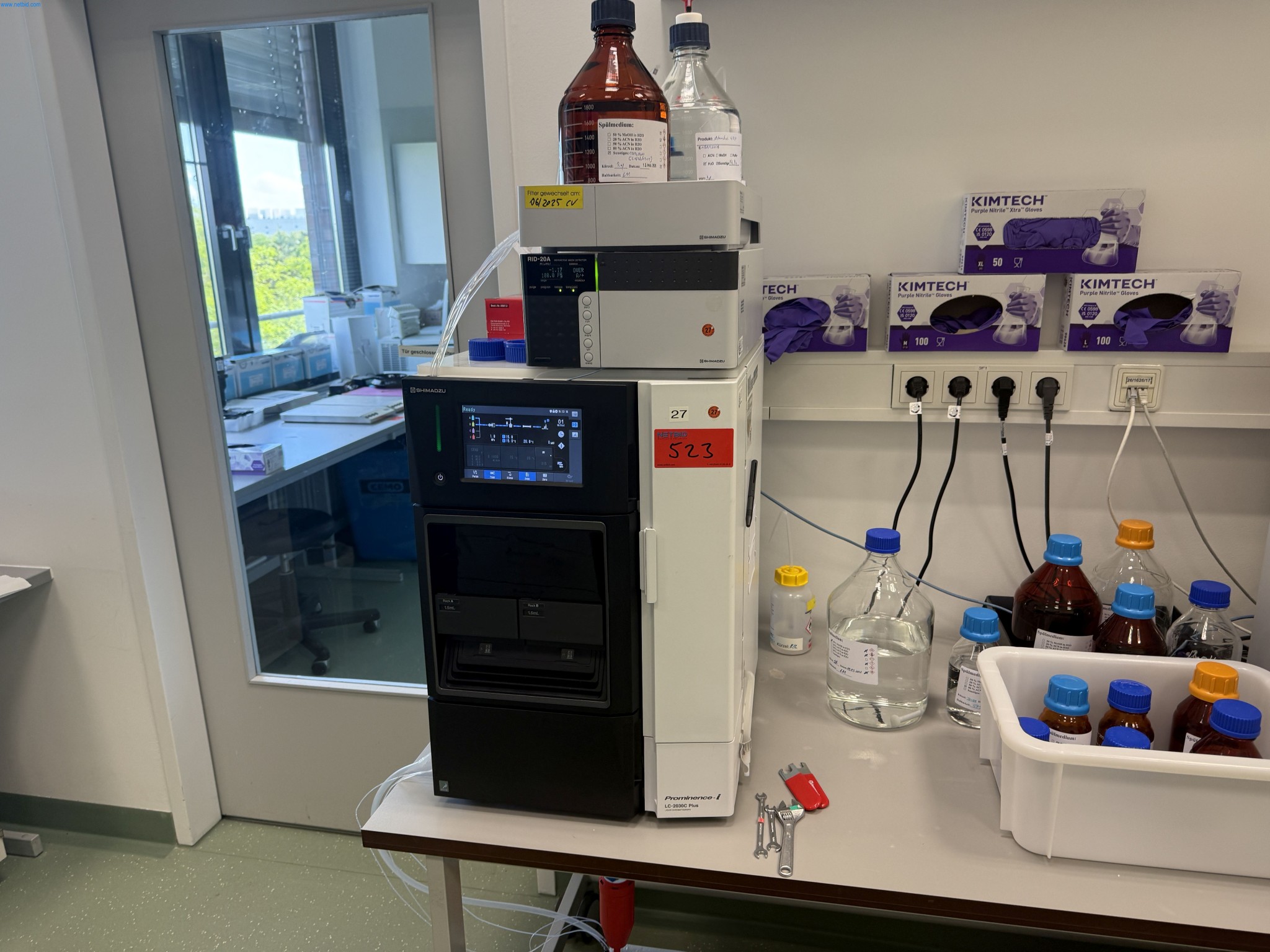 Installations de production et de conditionnement pharmaceutiques / Équipements de laboratoire et d'exploitation-1