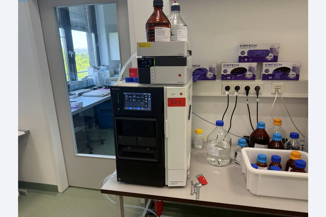 Installations de production et de conditionnement pharmaceutiques / Équipements de laboratoire et d'exploitation-1