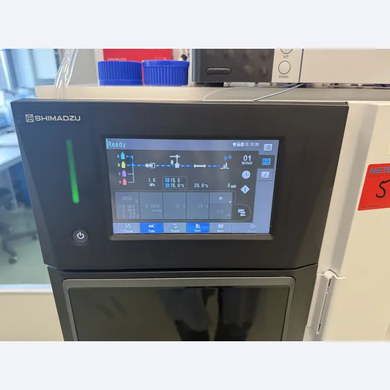 Installations de production et de conditionnement pharmaceutiques / Équipements de laboratoire et d'exploitation-2