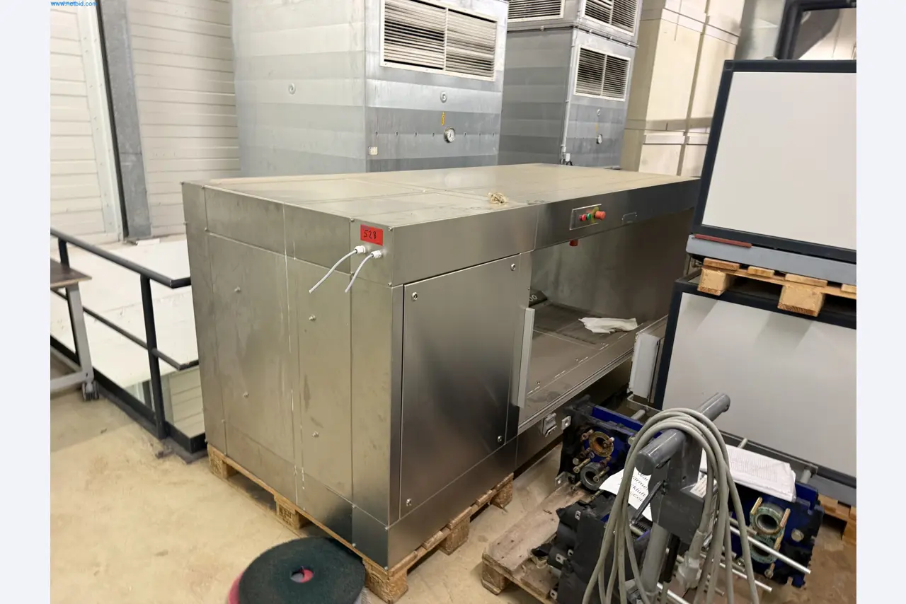 Instalações de produção e embalagem farmacêuticas / Equipamentos de laboratório e operacionais-1