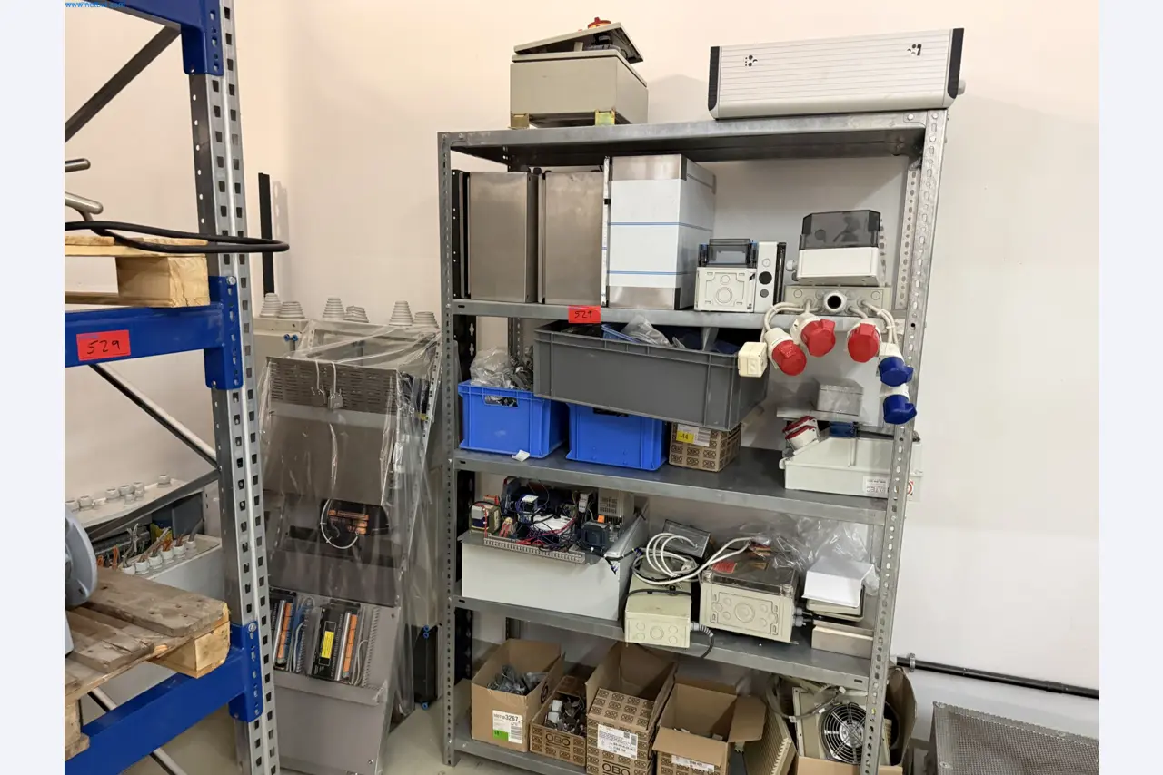 Instalações de produção e embalagem farmacêuticas / Equipamentos de laboratório e operacionais-10