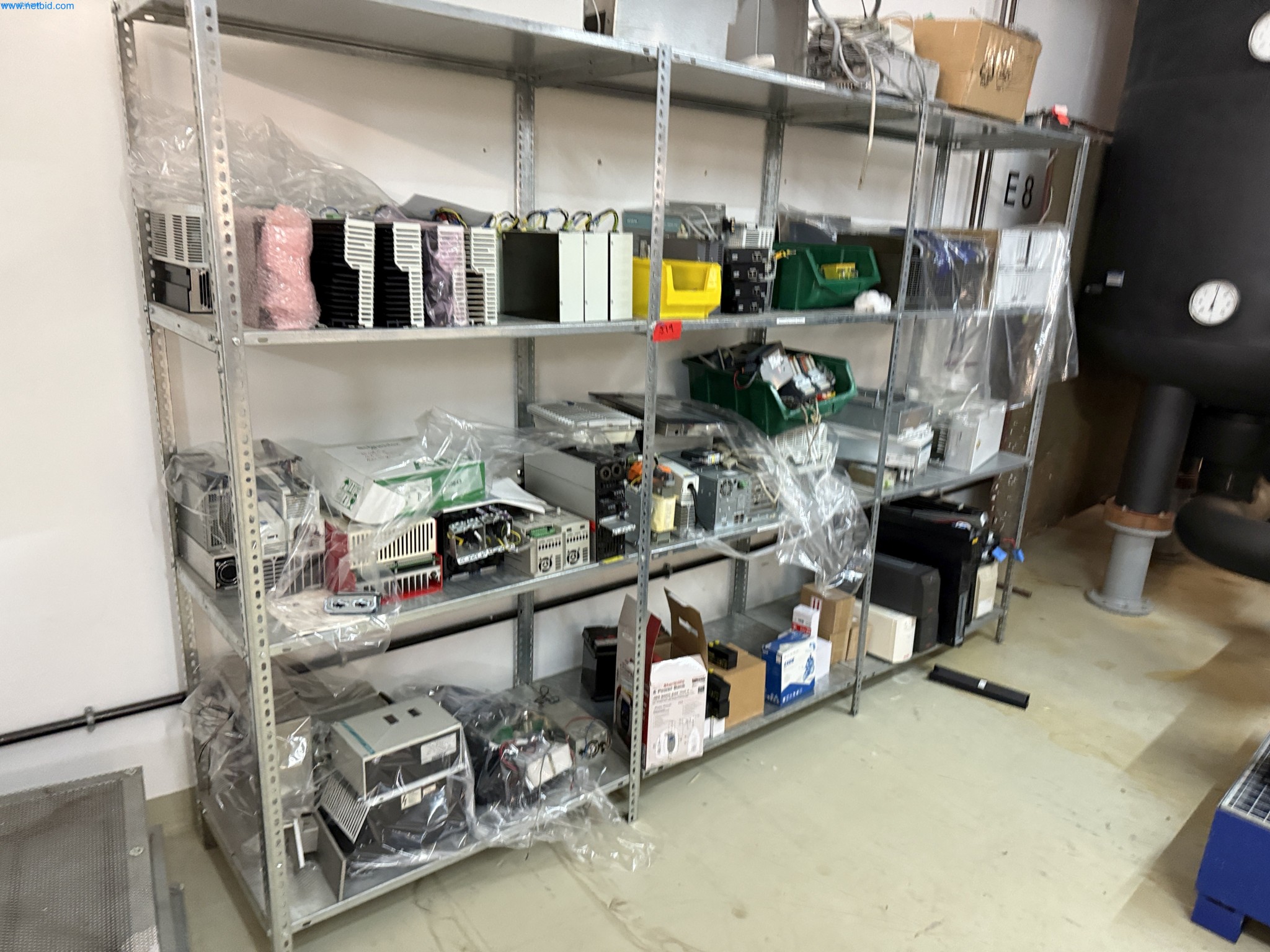 Instalações de produção e embalagem farmacêuticas / Equipamentos de laboratório e operacionais-11