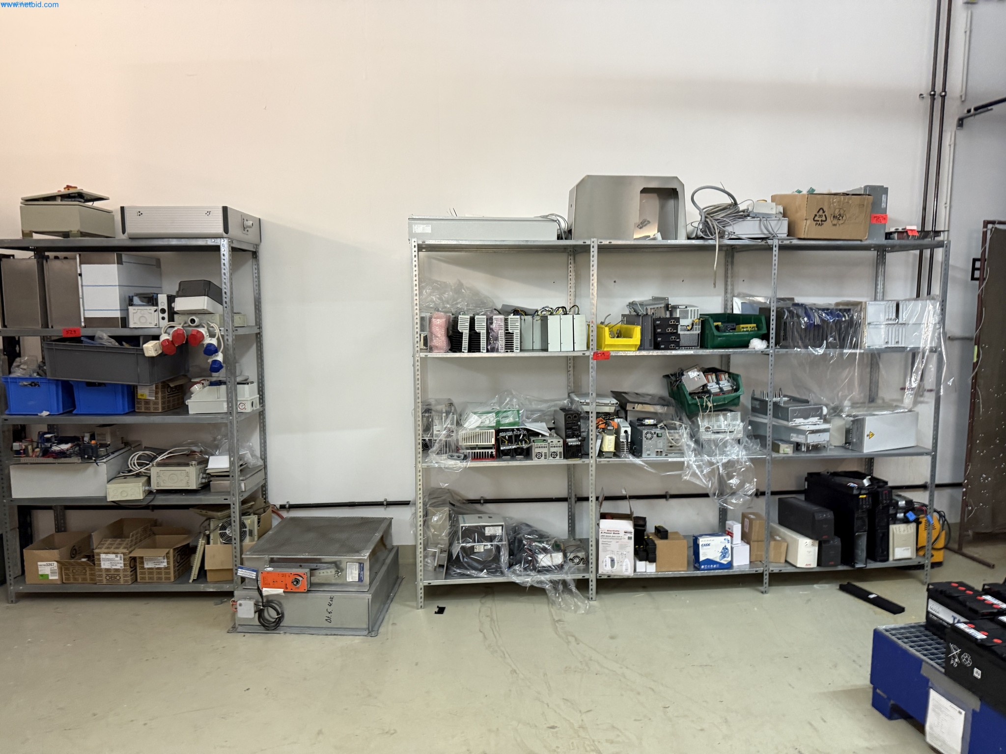 Instalações de produção e embalagem farmacêuticas / Equipamentos de laboratório e operacionais-12