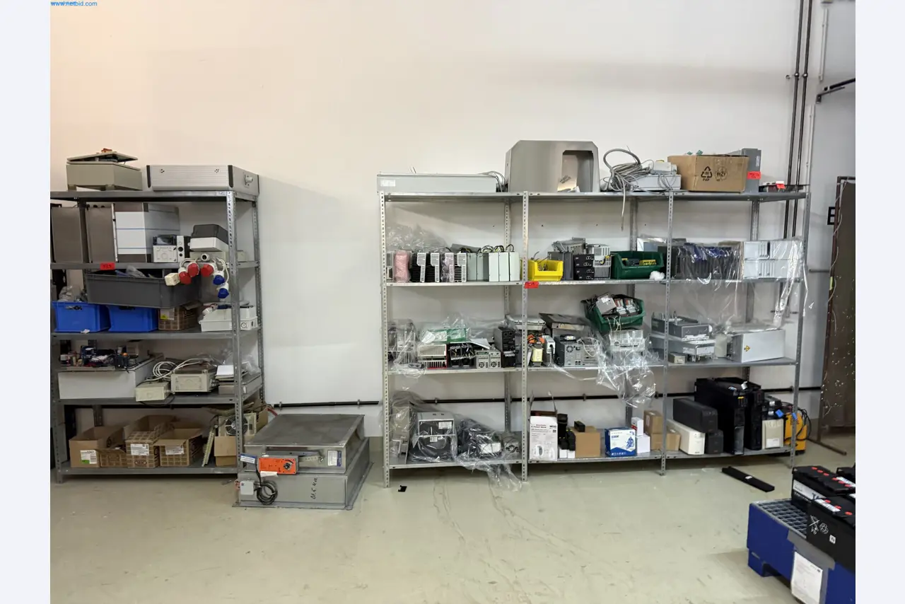 Instalações de produção e embalagem farmacêuticas / Equipamentos de laboratório e operacionais-12