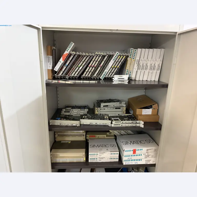 Instalações de produção e embalagem farmacêuticas / Equipamentos de laboratório e operacionais-13