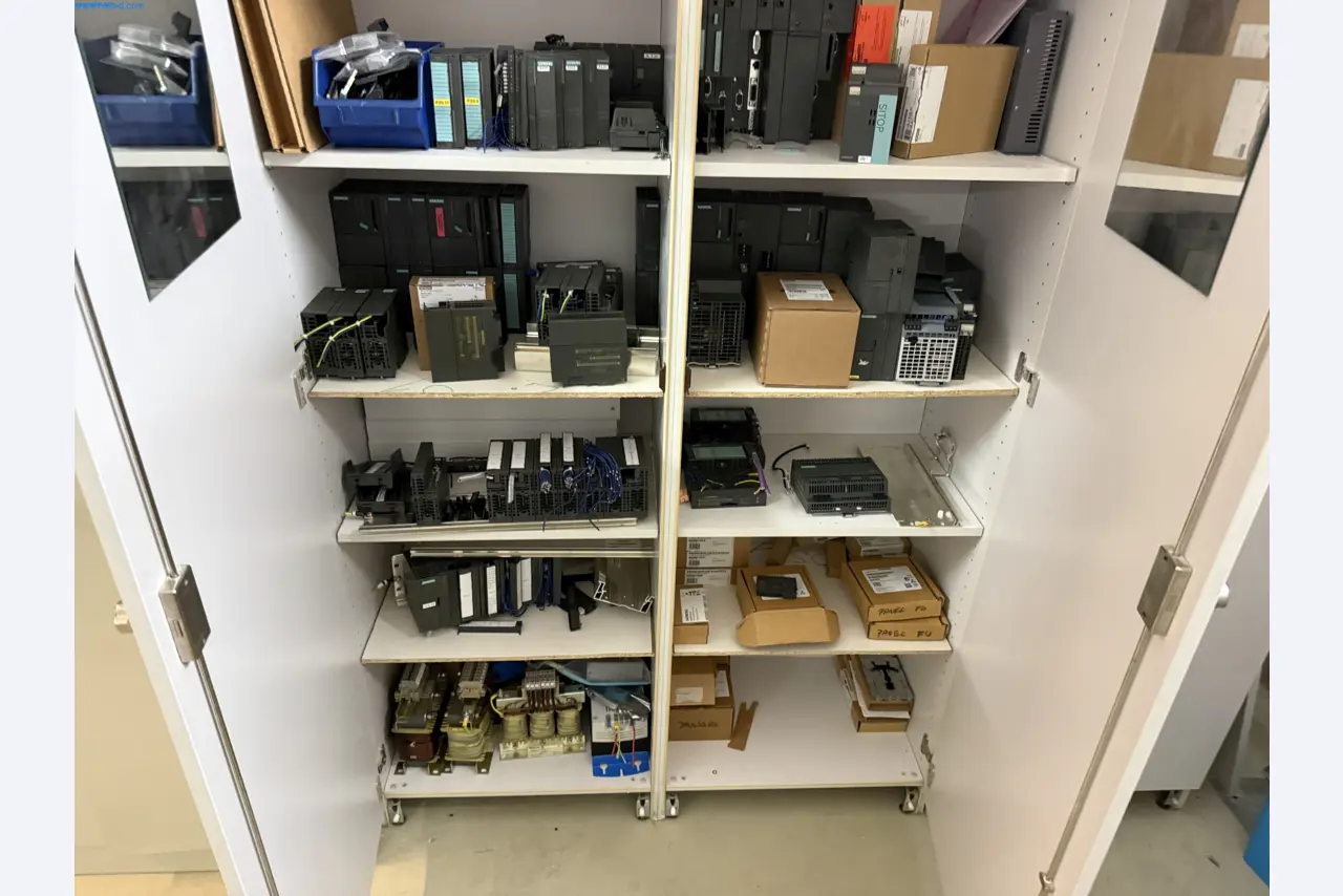 Instalações de produção e embalagem farmacêuticas / Equipamentos de laboratório e operacionais-16