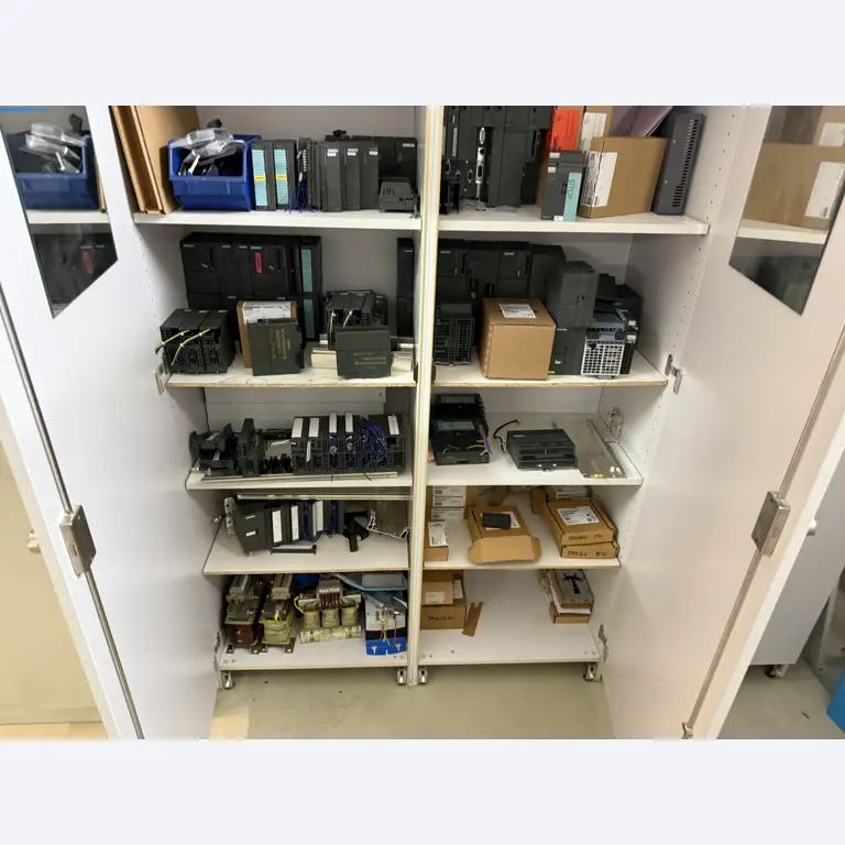 Instalações de produção e embalagem farmacêuticas / Equipamentos de laboratório e operacionais-16