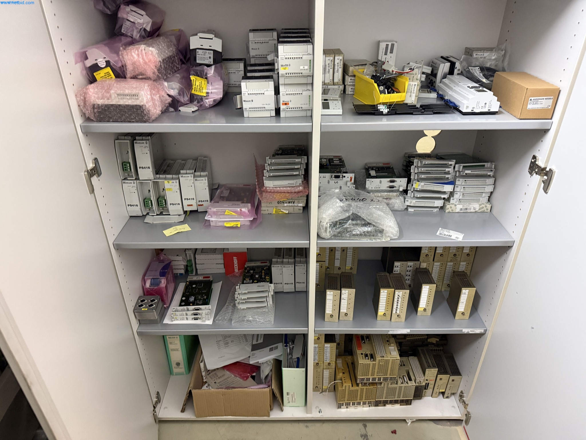 Instalações de produção e embalagem farmacêuticas / Equipamentos de laboratório e operacionais-19
