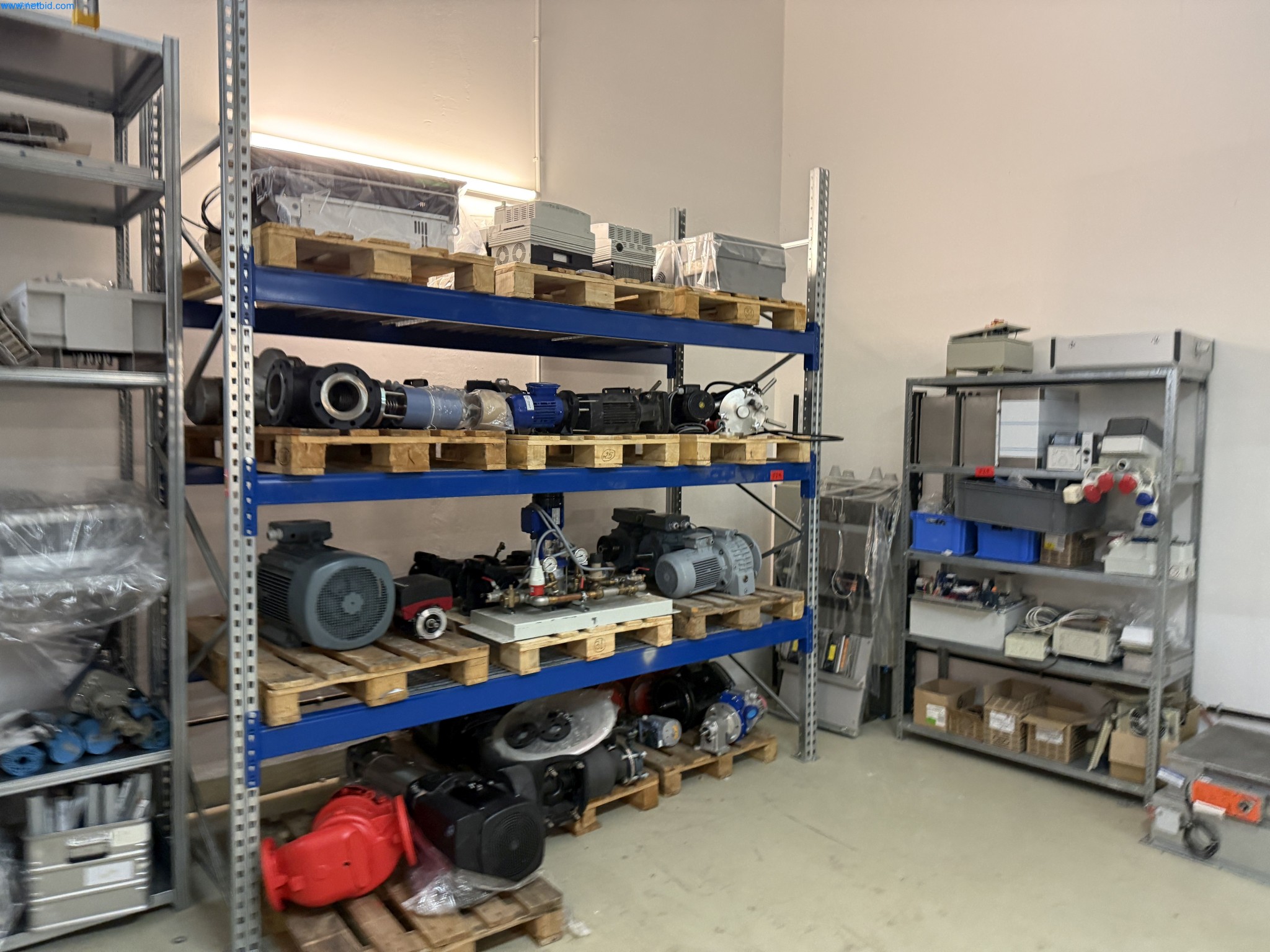 Lot de pièces détachées électroniques