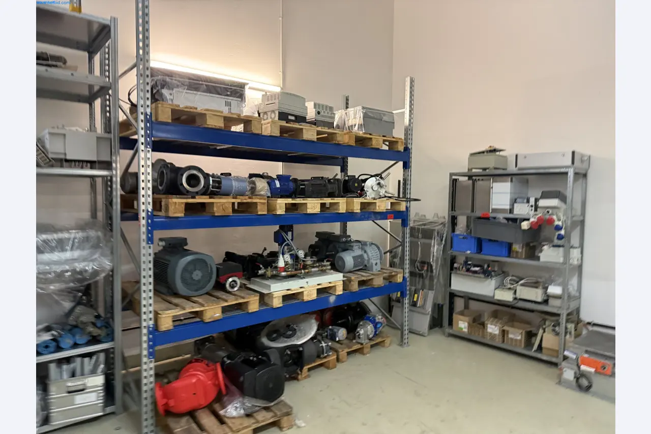 Instalações de produção e embalagem farmacêuticas / Equipamentos de laboratório e operacionais-1