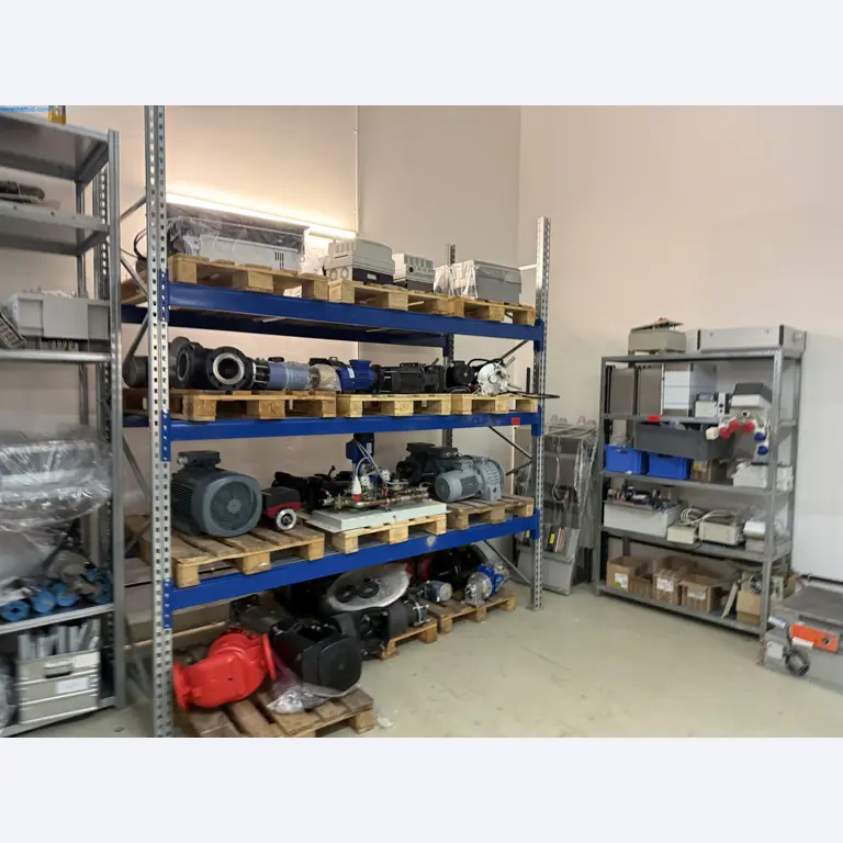 Instalações de produção e embalagem farmacêuticas / Equipamentos de laboratório e operacionais-1