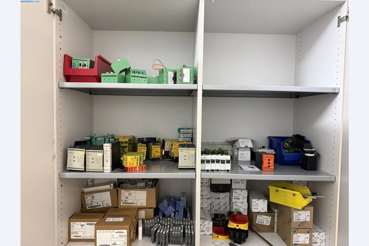 Instalações de produção e embalagem farmacêuticas / Equipamentos de laboratório e operacionais-3