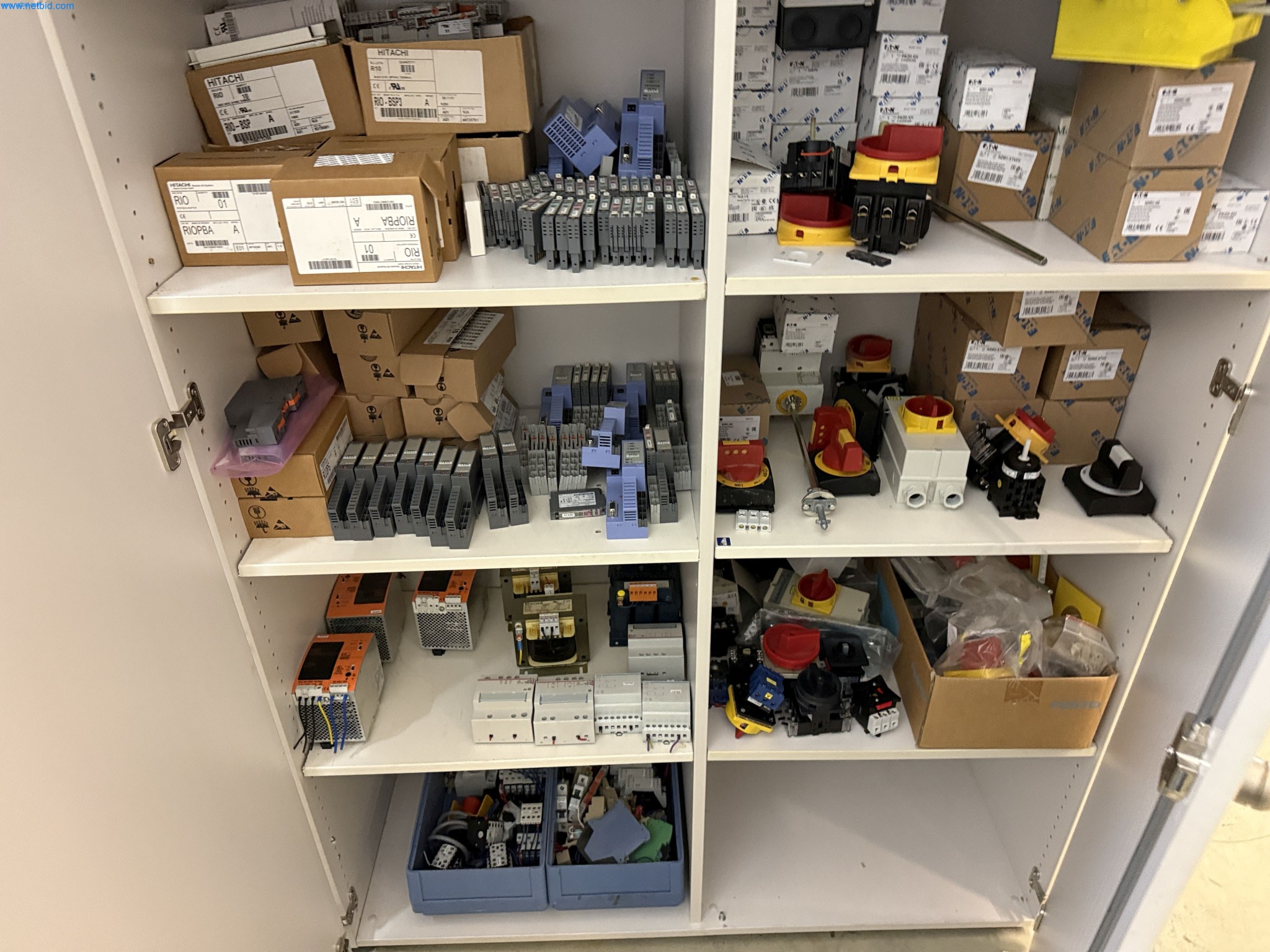 Instalações de produção e embalagem farmacêuticas / Equipamentos de laboratório e operacionais-4
