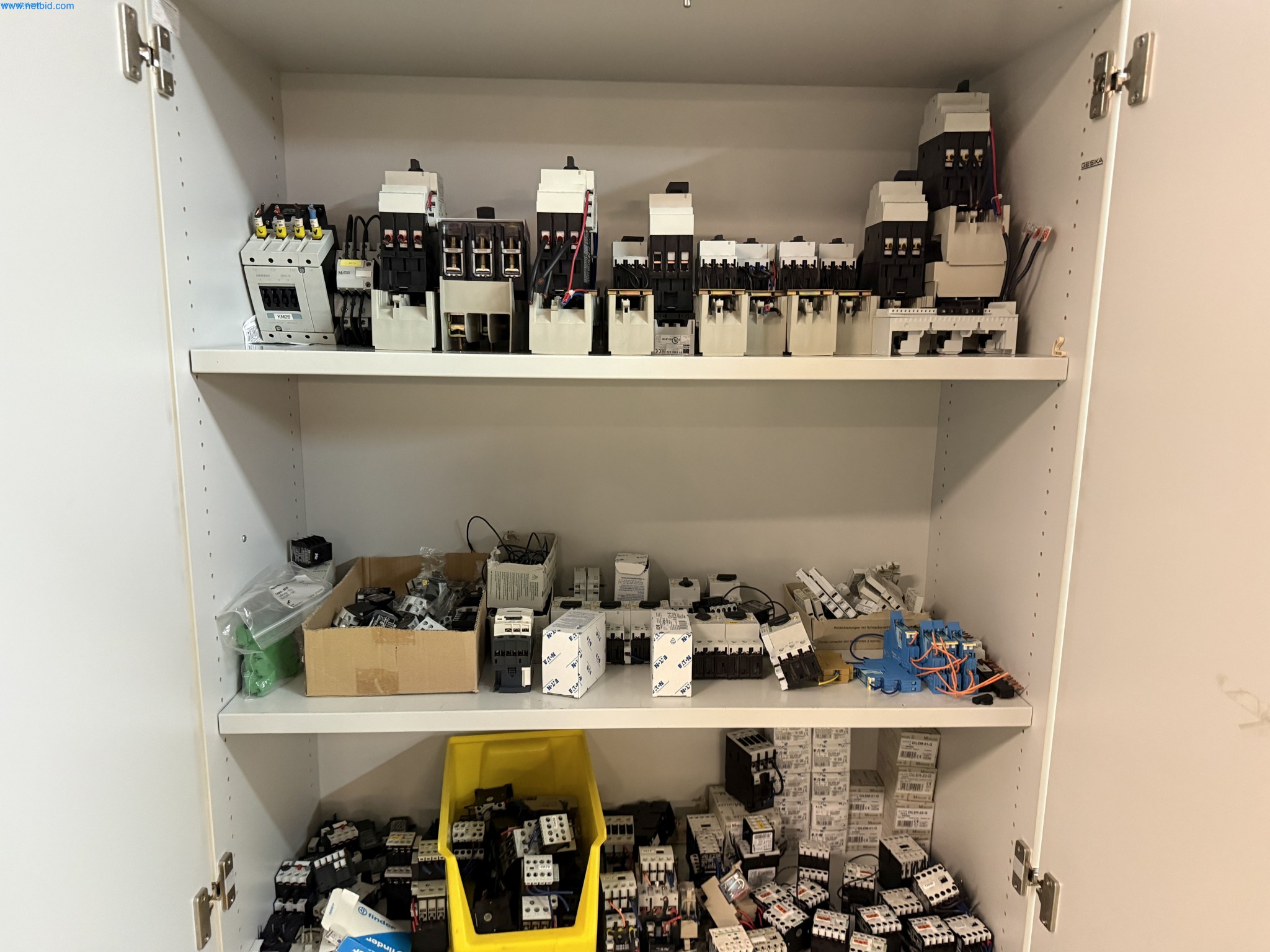 Instalações de produção e embalagem farmacêuticas / Equipamentos de laboratório e operacionais-5