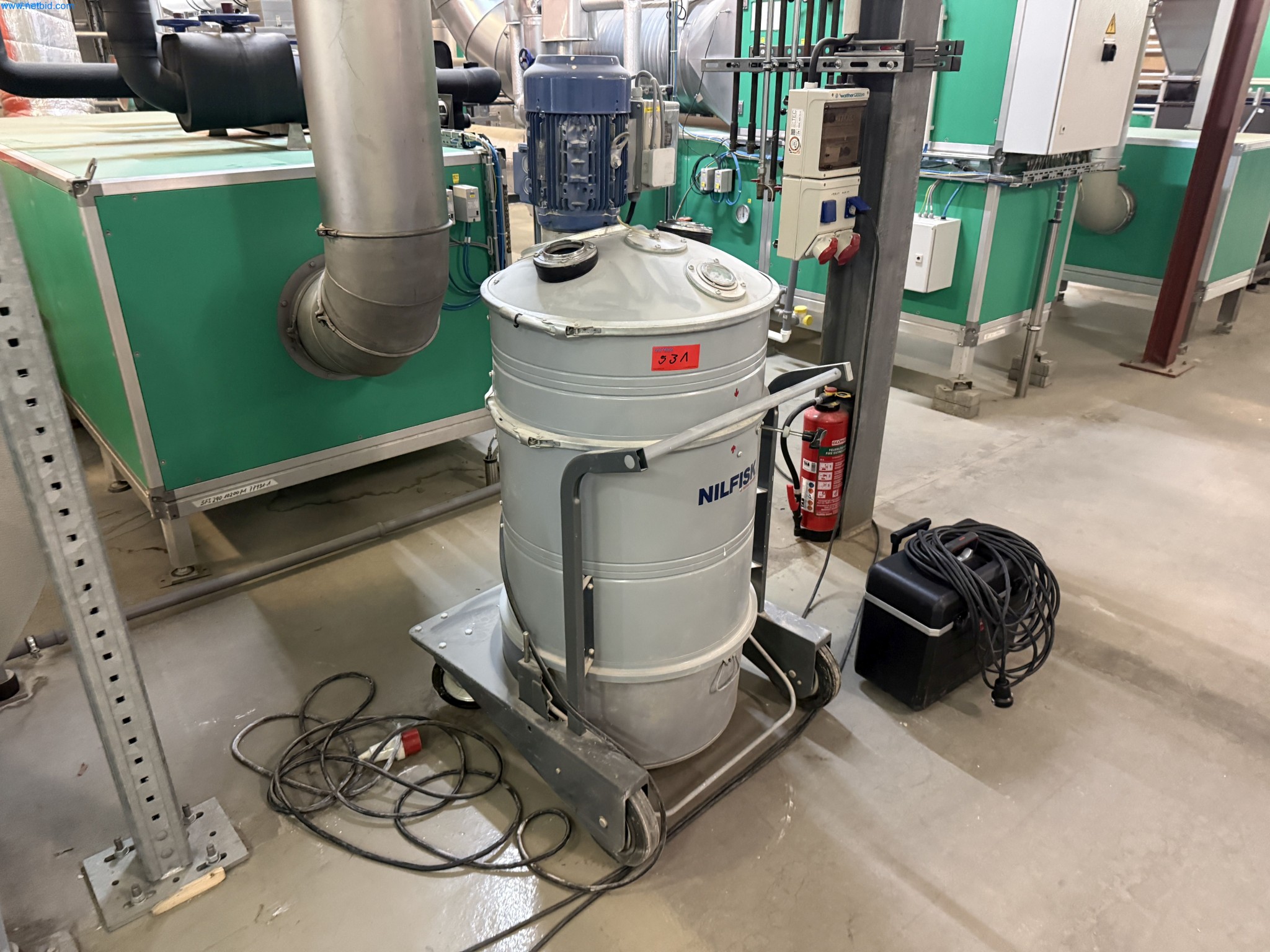 8 Aspirateur industriel Nilfisk GB933