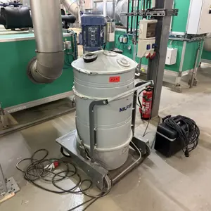 8 Aspirador industrial Nilfisk GB933