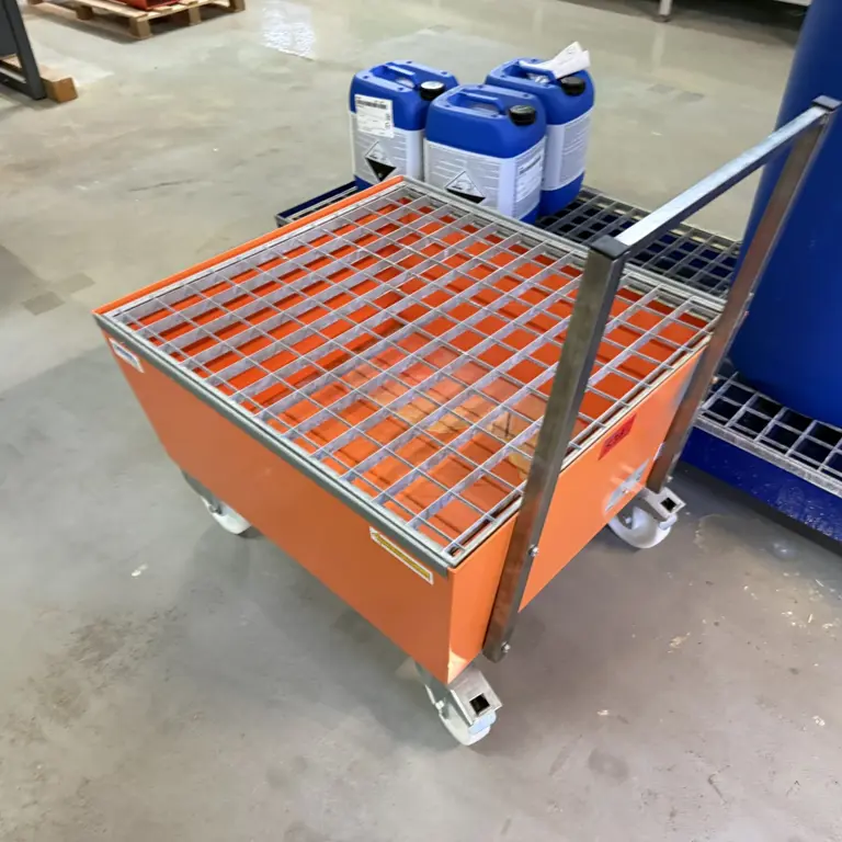 4 banheiras móveis de recolha de mercadorias perigosas Denios Base-Line 1 FA