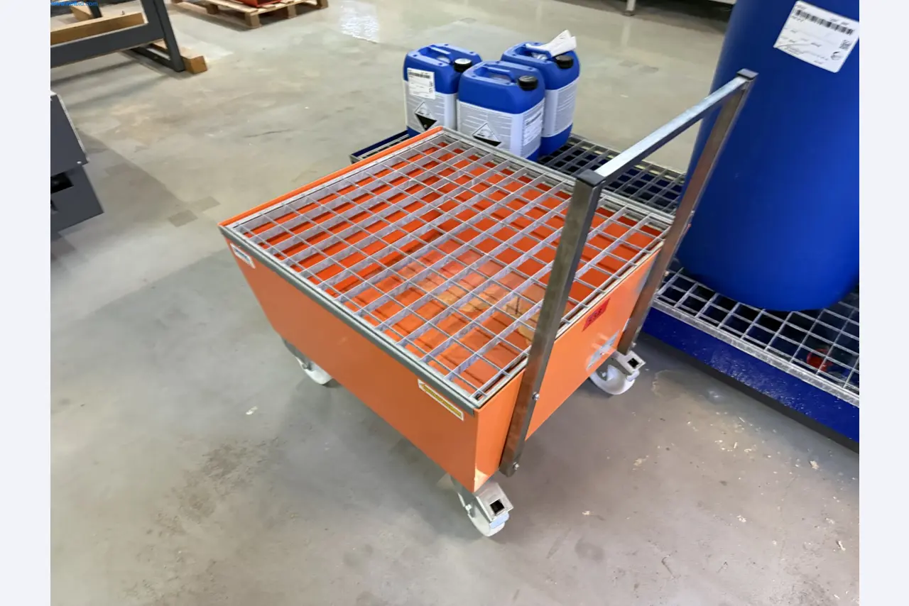 Instalações de produção e embalagem farmacêuticas / Equipamentos de laboratório e operacionais-1
