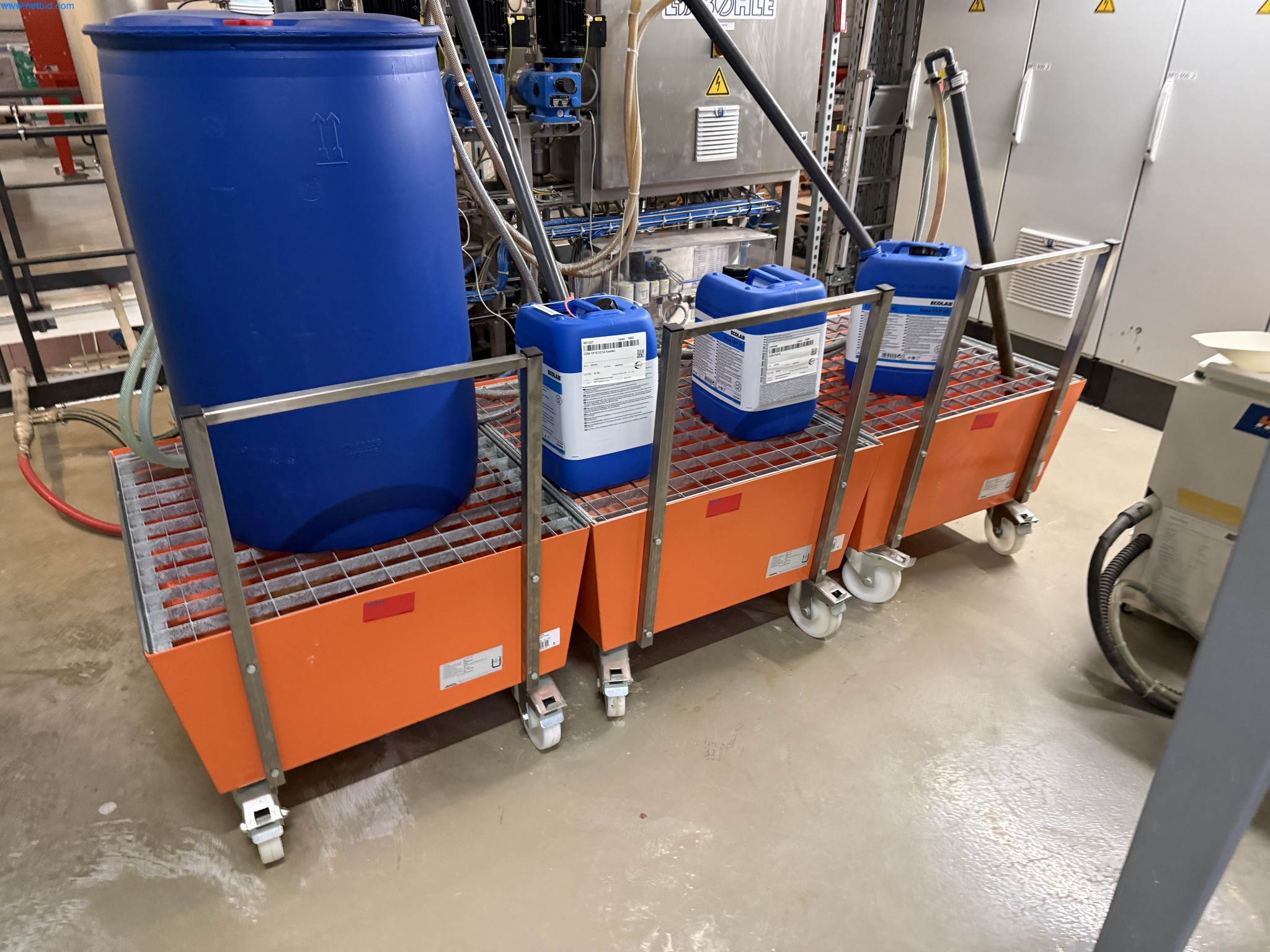 Instalações de produção e embalagem farmacêuticas / Equipamentos de laboratório e operacionais-3