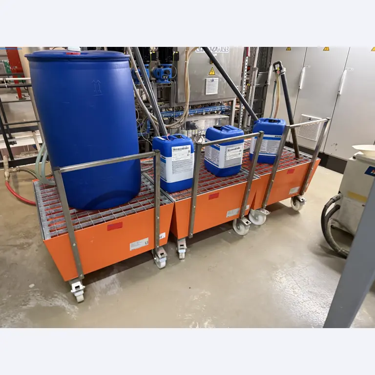 Instalações de produção e embalagem farmacêuticas / Equipamentos de laboratório e operacionais-3