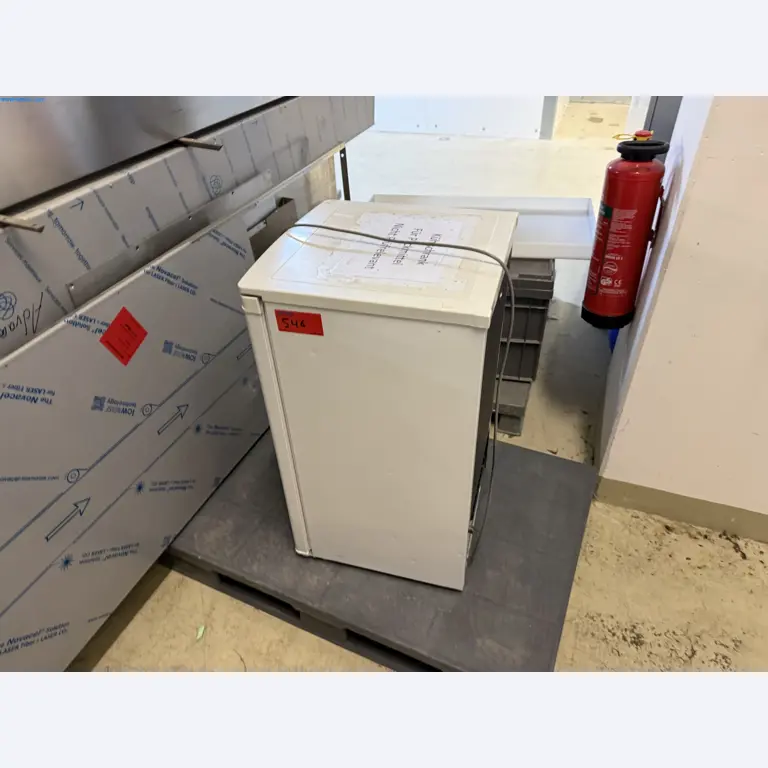 Instalações de produção e embalagem farmacêuticas / Equipamentos de laboratório e operacionais-2