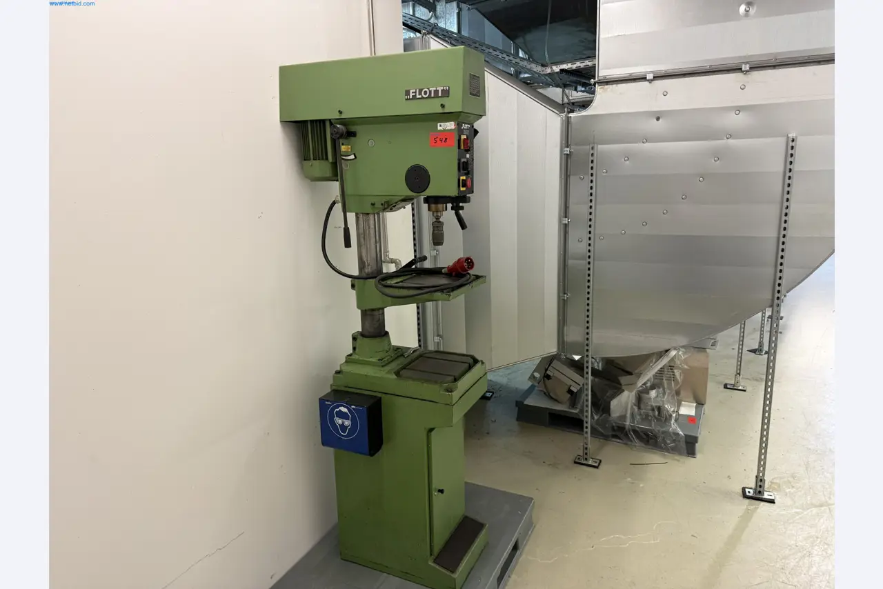 Instalações de produção e embalagem farmacêuticas / Equipamentos de laboratório e operacionais-1