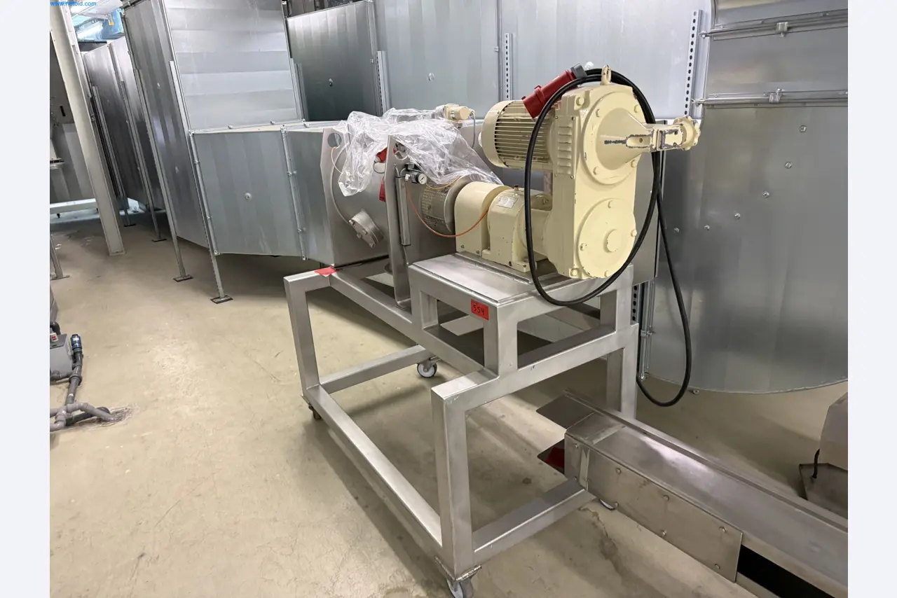 Instalações de produção e embalagem farmacêuticas / Equipamentos de laboratório e operacionais-1