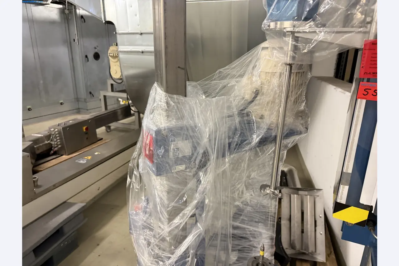 Instalações de produção e embalagem farmacêuticas / Equipamentos de laboratório e operacionais-2