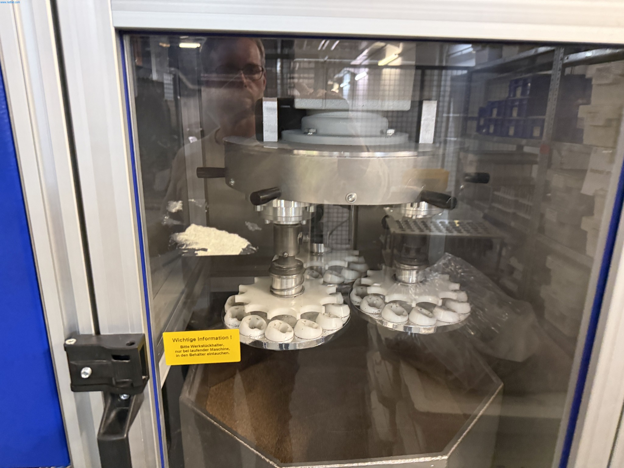 Installations de production et de conditionnement pharmaceutiques / Équipements de laboratoire et d'exploitation-2