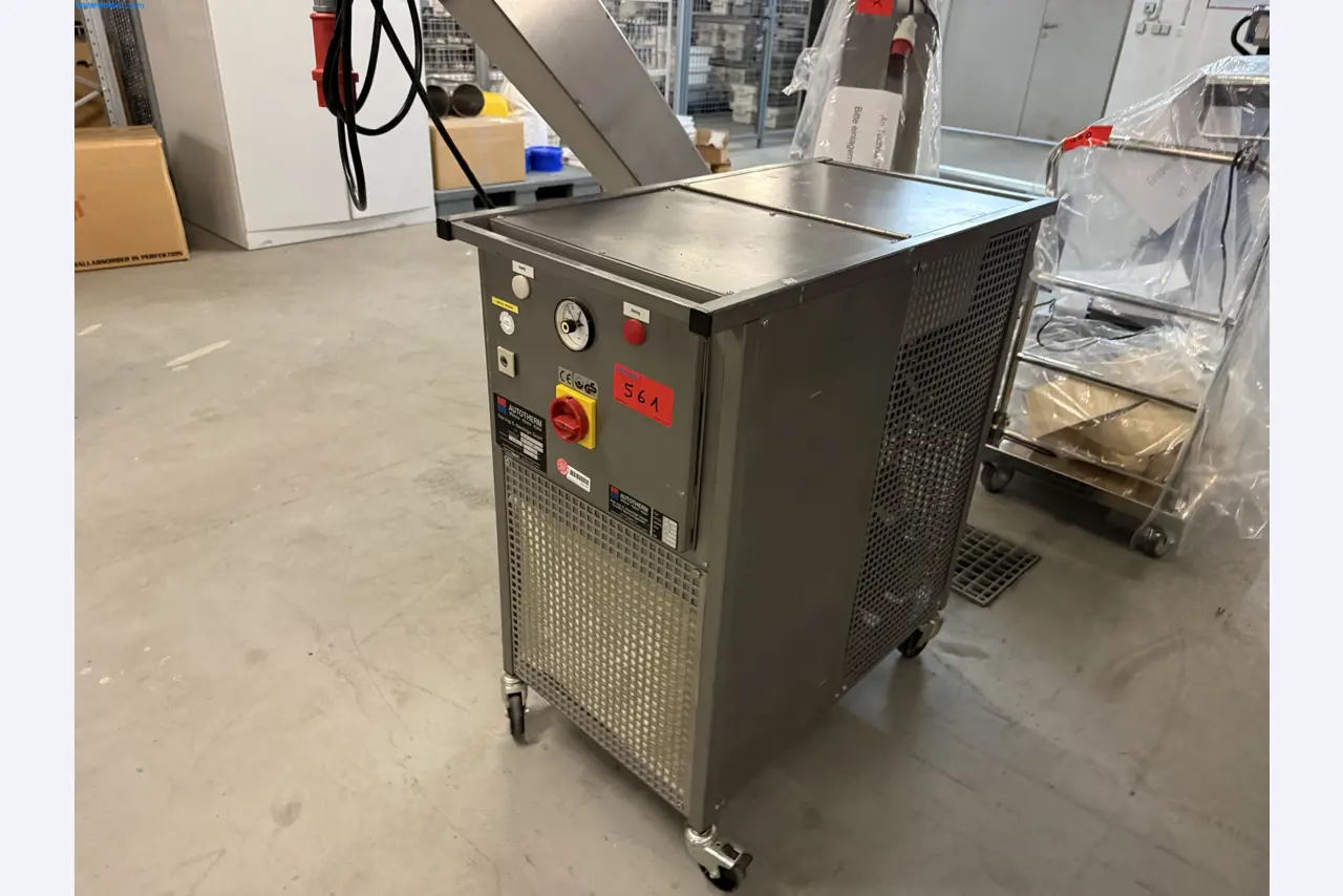 Instalações de produção e embalagem farmacêuticas / Equipamentos de laboratório e operacionais-1