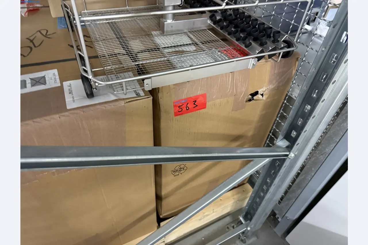 Instalações de produção e embalagem farmacêuticas / Equipamentos de laboratório e operacionais-1