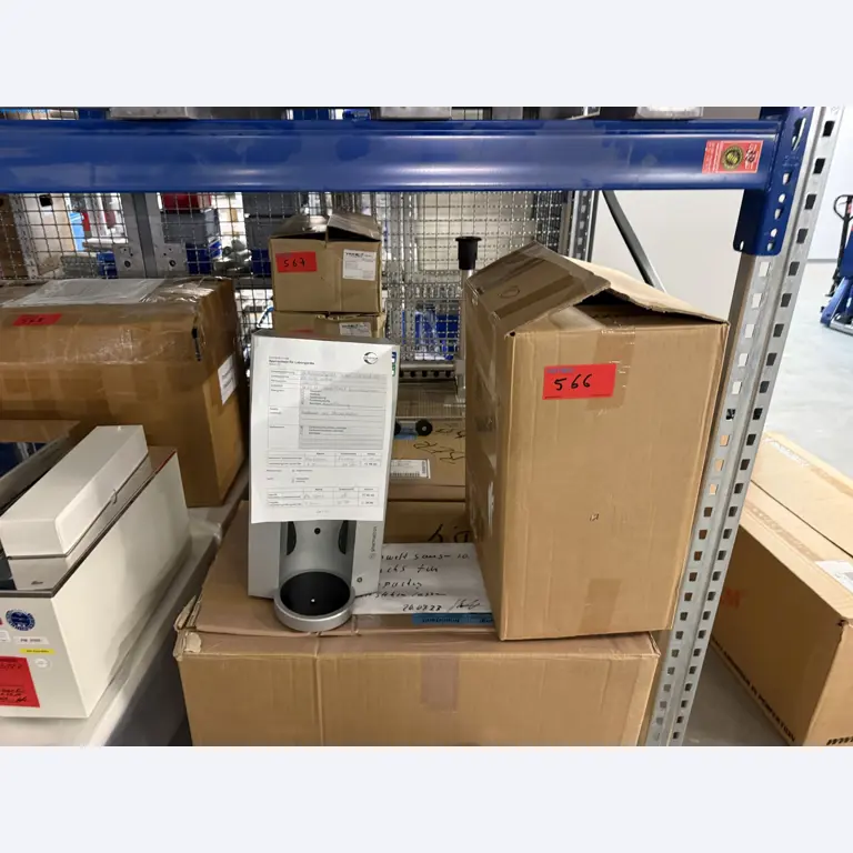 Instalações de produção e embalagem farmacêuticas / Equipamentos de laboratório e operacionais-1