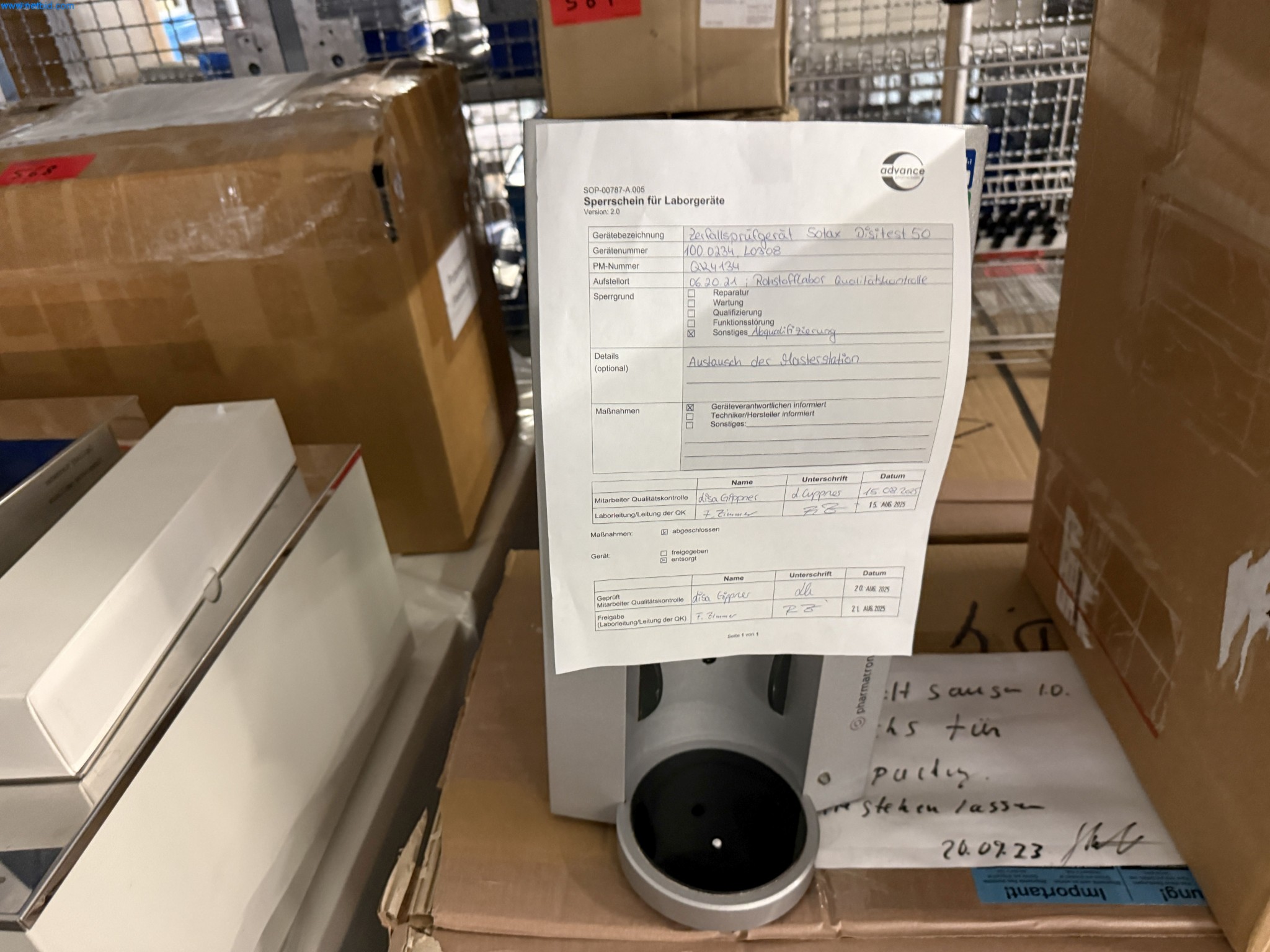 Instalações de produção e embalagem farmacêuticas / Equipamentos de laboratório e operacionais-2